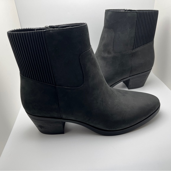 NEW* VIONIC Shantelle Waterproof Leather Ankle Boot Bootie Oil Black 9 Western - Picture 2 of 11